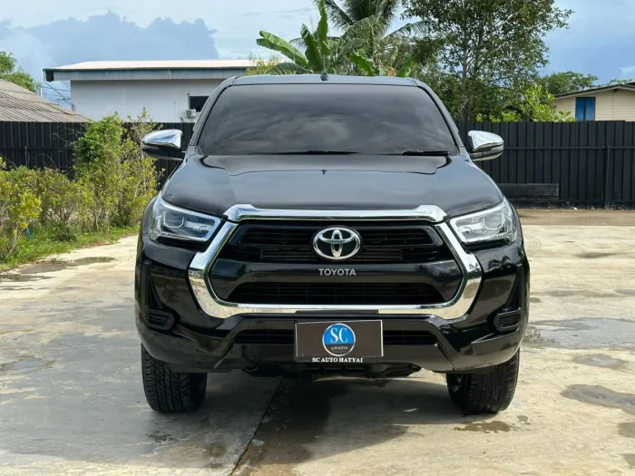 Front view of Toyota Hilux Revo Double Cab year 2021 black color used car in Hatyai รูปที่ 2