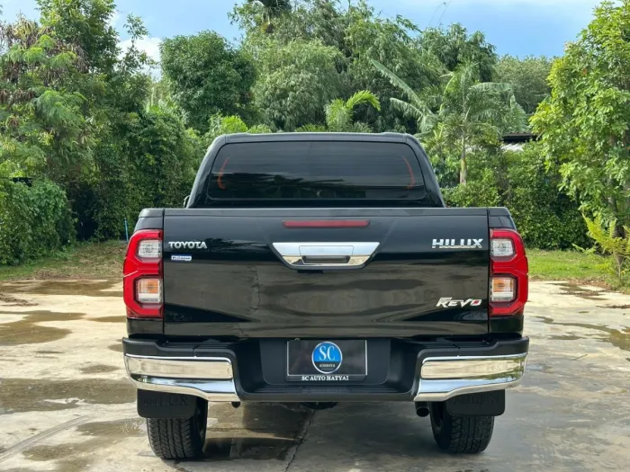 Front view of Toyota Hilux Revo Double Cab year 2021 black color used car in Hatyai รูปที่ 5
