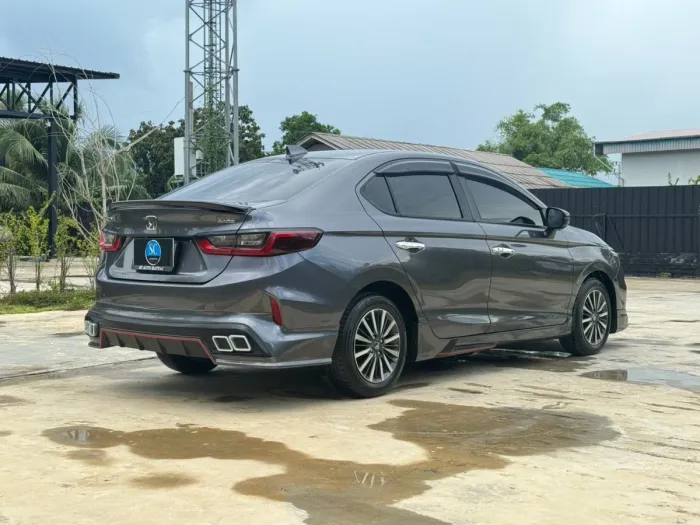 Front view of Honda City 1.0 Turbo SV year 2020 grey color used car in Hatyai รูปที่ 8