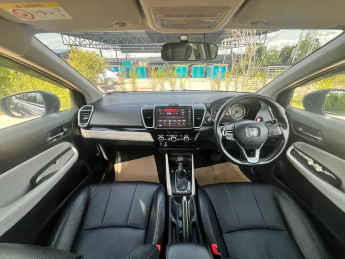 Front view of Honda City 1.0 Turbo SV year 2020 grey color used car in Hatyai รูปที่ 13