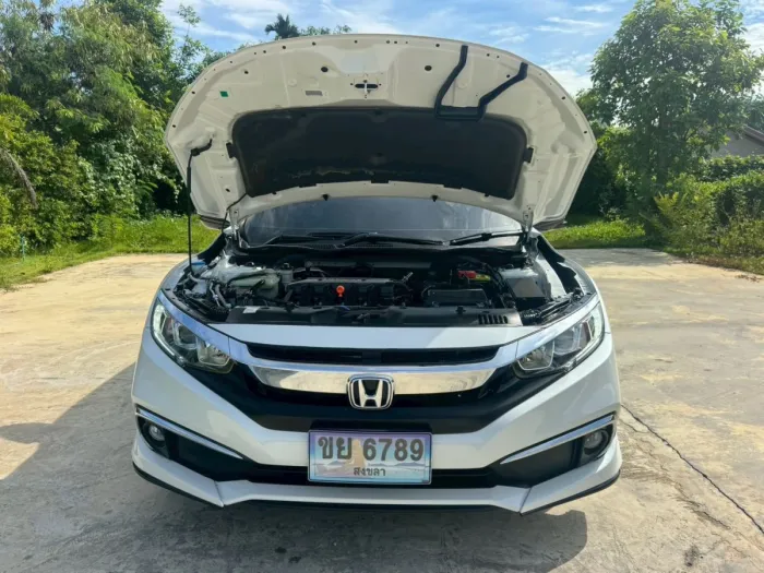 Front view of Honda Civic FC 1.8 EL year 2021 white color used car in Hatyai รูปที่ 14