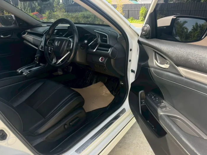Front view of Honda Civic FC 1.8 EL year 2021 white color used car in Hatyai รูปที่ 9