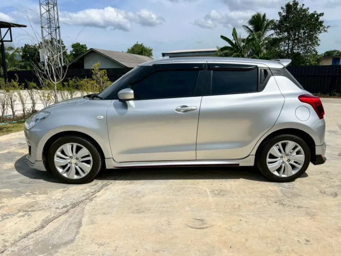 Front view of Suzuki Swift 1.2 GL CVT year 2019 silver color used car in Hatyai รูปที่ 7