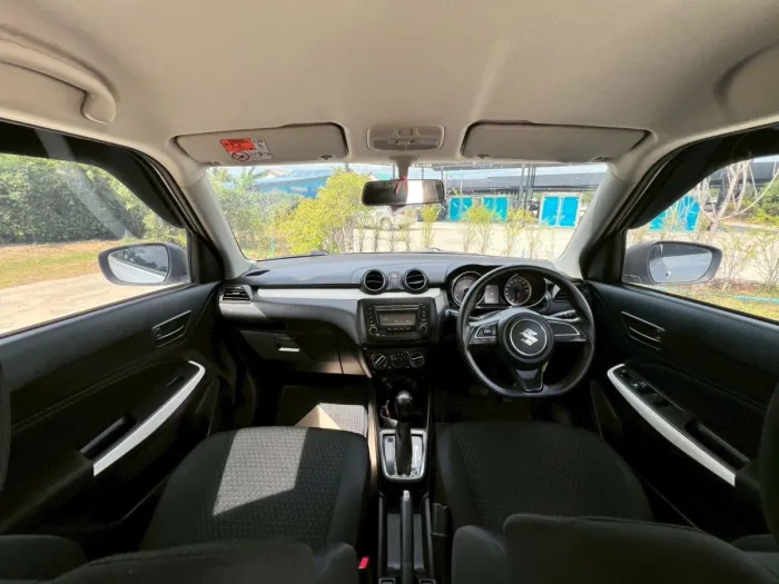 Front view of Suzuki Swift 1.2 GL CVT year 2019 silver color used car in Hatyai รูปที่ 18