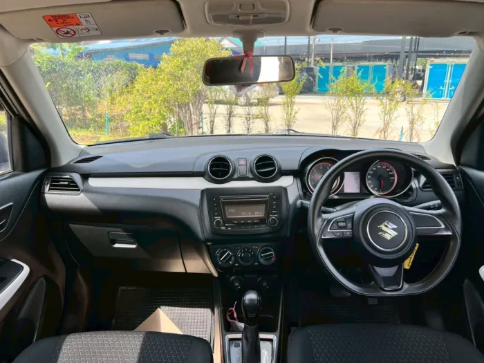 Front view of Suzuki Swift 1.2 GL CVT year 2019 silver color used car in Hatyai รูปที่ 15