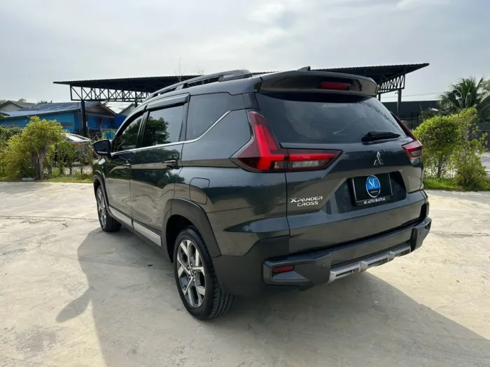 Front view of Mitsubishi Xpander Cross Minorchange grey color used car in Hatyai รูปที่ 4
