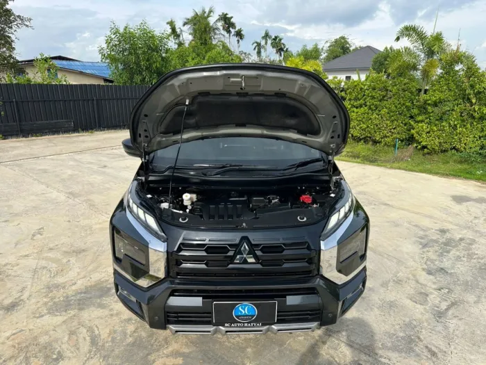 Front view of Mitsubishi Xpander Cross Minorchange grey color used car in Hatyai รูปที่ 9