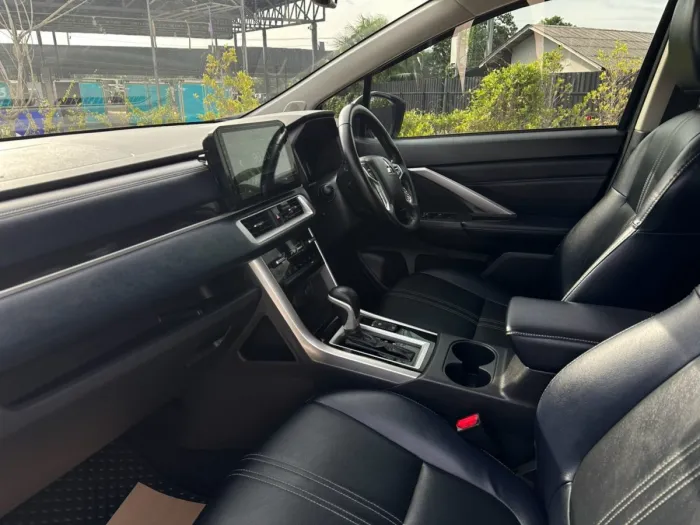 Front view of Mitsubishi Xpander Cross Minorchange grey color used car in Hatyai รูปที่ 13