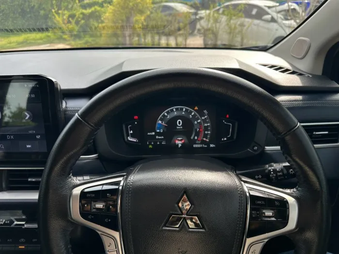 Front view of Mitsubishi Xpander Cross Minorchange grey color used car in Hatyai รูปที่ 19