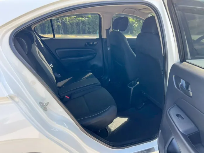Front view of Honda City Hatchback 1.0 Turbo S+ year 2023 white color used car in Hatyai รูปที่ 18