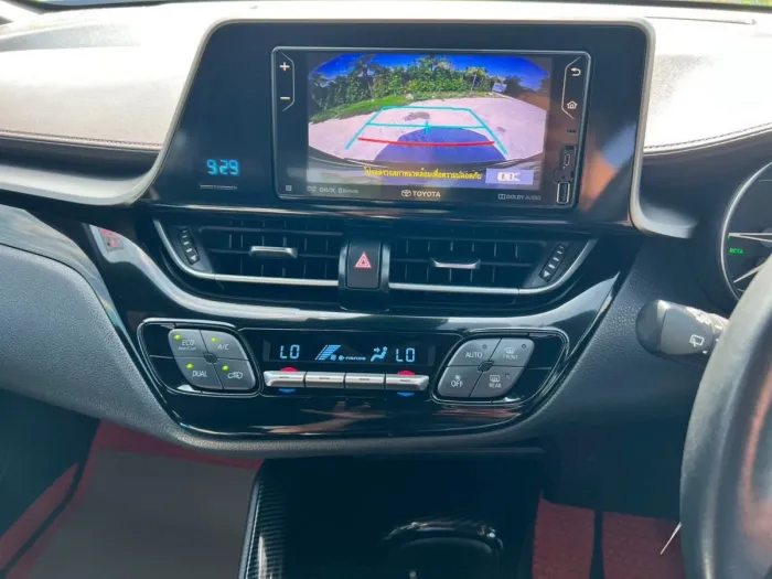 Front view of Toyota C-HR 1.8 HV Hi year 2018 red color used car in Hatyai รูปที่ 15