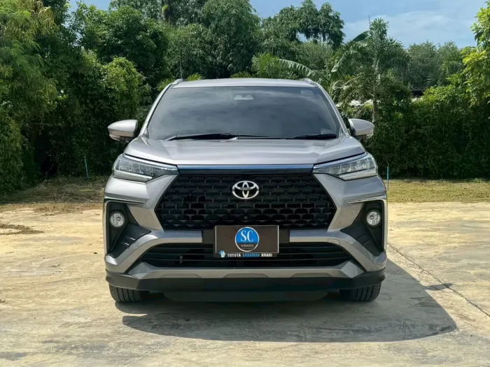 Front view of Toyota Veloz 1.5 Premium year 2023 silver color used car in Hatyai รูปที่ 2