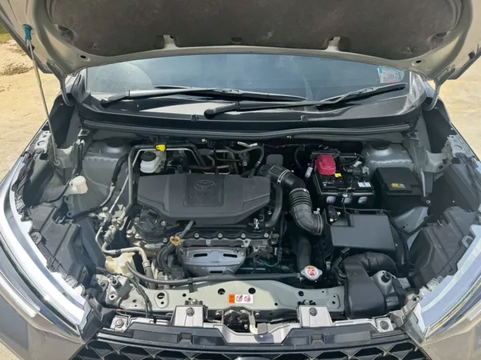 Front view of Toyota Veloz 1.5 Premium year 2023 silver color used car in Hatyai รูปที่ 25