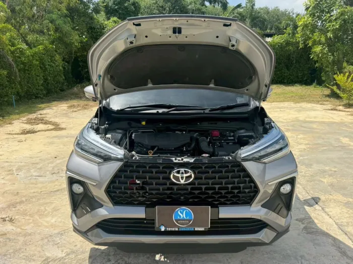 Front view of Toyota Veloz 1.5 Premium year 2023 silver color used car in Hatyai รูปที่ 29