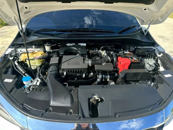 Front view of Honda City 1.0 Turbo V year 2020 white color used car in Hatyai รูปที่ 9