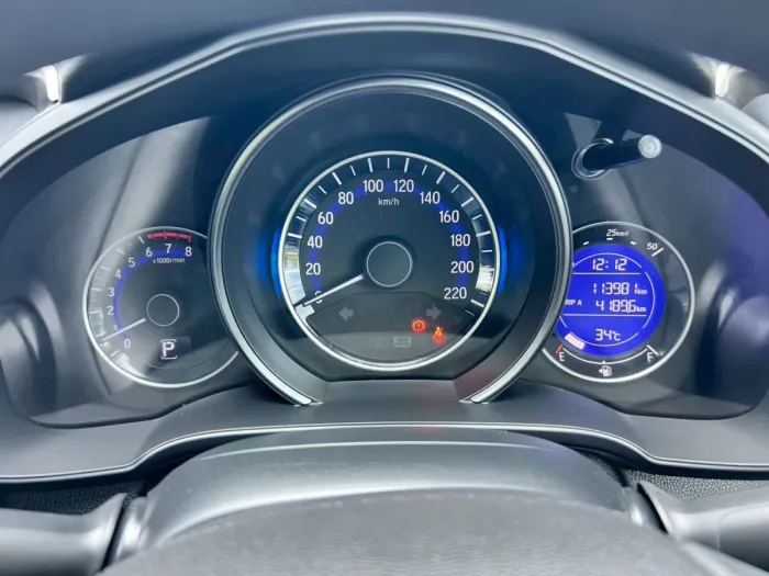 Front view of Honda Jazz 1.5 RS year 2019 white color used car in Hatyai รูปที่ 28