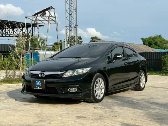 Front view of Honda Civic FB 1.8 E-Navi year 2013 black color used car in Hatyai รูปที่ 2