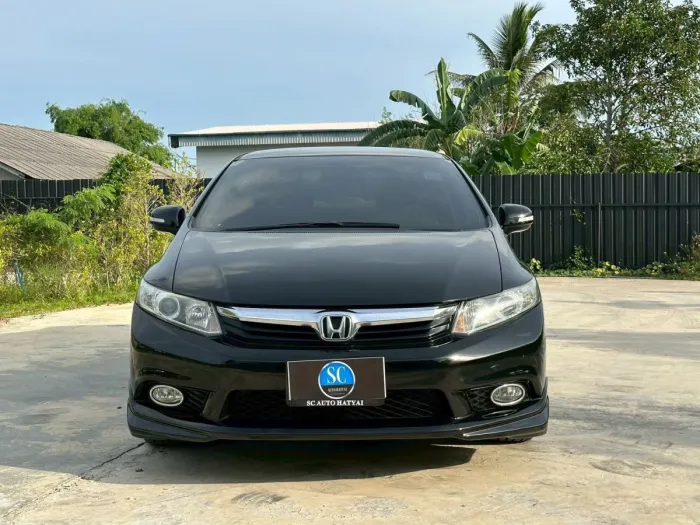 Front view of Honda Civic FB 1.8 E-Navi year 2013 black color used car in Hatyai รูปที่ 3