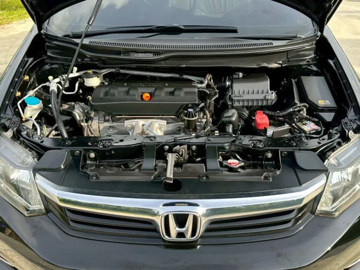 Front view of Honda Civic FB 1.8 E-Navi year 2013 black color used car in Hatyai รูปที่ 14