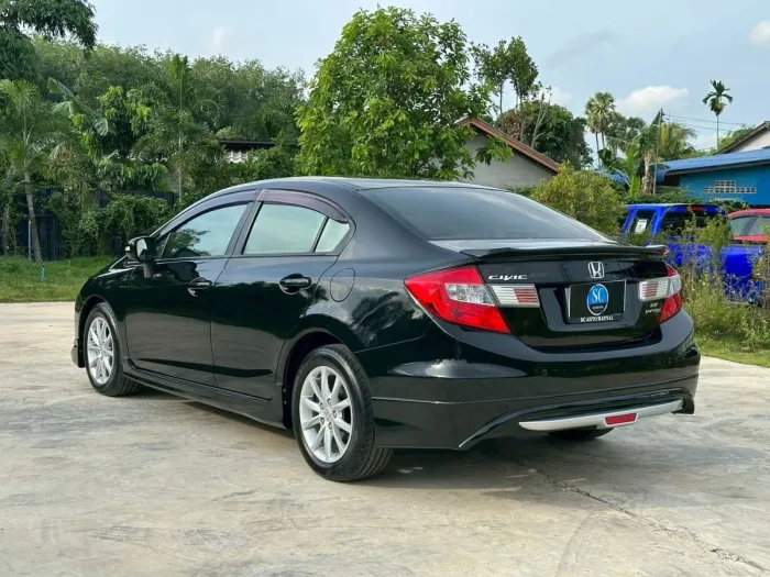 Front view of Honda Civic FB 1.8 E-Navi year 2013 black color used car in Hatyai รูปที่ 7