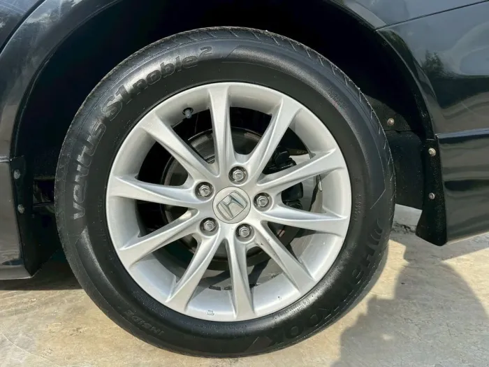 Front view of Honda Civic FB 1.8 E-Navi year 2013 black color used car in Hatyai รูปที่ 21