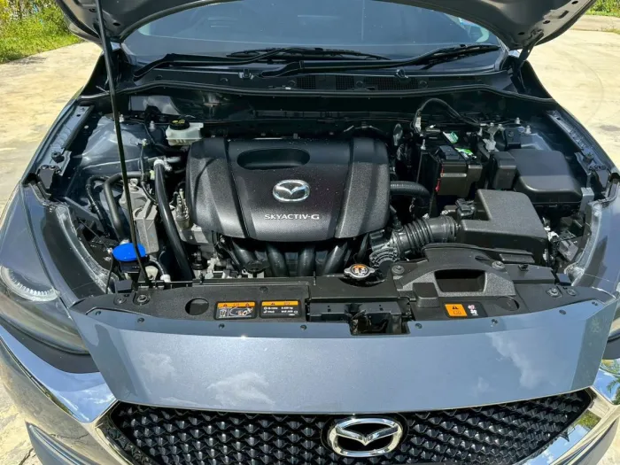 Front view of Mazda 2 Hatchback 1.3 S Leather Sport year 2021 grey color used car in Hatyai รูปที่ 14