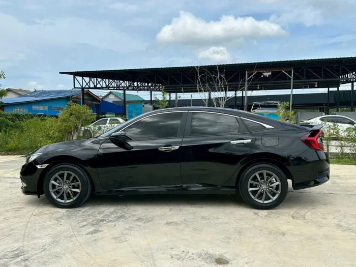 Front view of Honda Civic FC 1.8 EL year 2019 black color used car in Hatyai รูปที่ 7