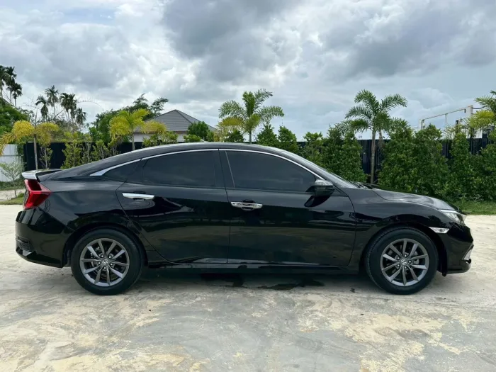 Front view of Honda Civic FC 1.8 EL year 2019 black color used car in Hatyai รูปที่ 8