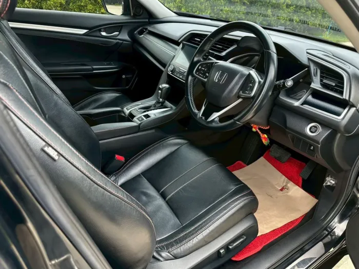 Front view of Honda Civic FC 1.8 EL year 2019 black color used car in Hatyai รูปที่ 20