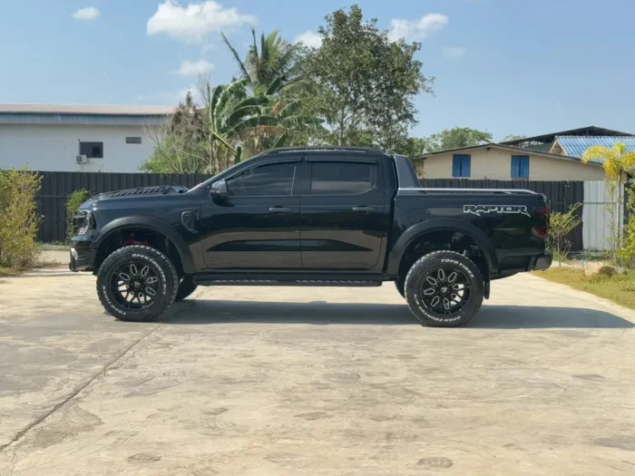 Front view of Ford Ranger Double Cab 2.0 Turbo Sport AT year 2024 black color used car in Hatyai รูปที่ 9