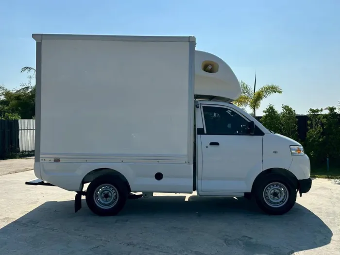 Front view of Suzuki Carry 1.6 MT year 2017 white color used car in Hatyai รูปที่ 5