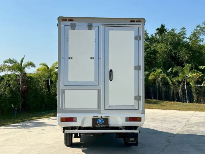 Front view of Suzuki Carry 1.6 MT year 2017 white color used car in Hatyai รูปที่ 8