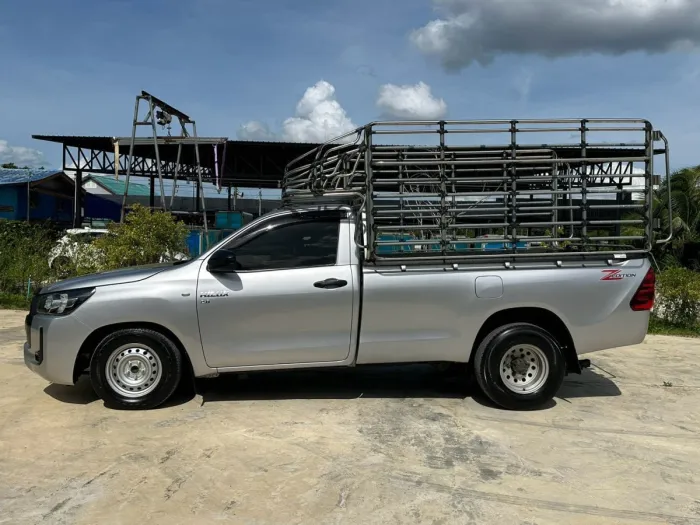 Front view of Toyota Hilux Revo Single Cab 2.8 Entry year 2023 silver color used car with cargo rack in Hatyai รูปที่ 12