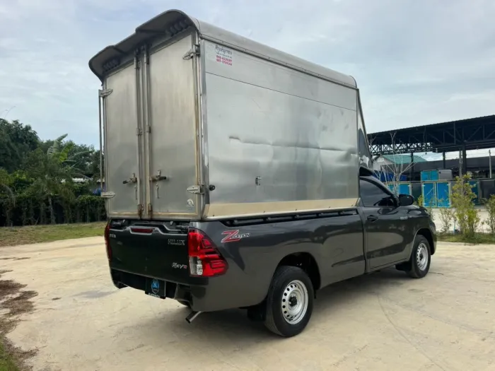 Front view of Toyota Hilux Revo Single Cab 2.4 Entry year 2023 grey color used car with cargo box in Hatyai รูปที่ 8