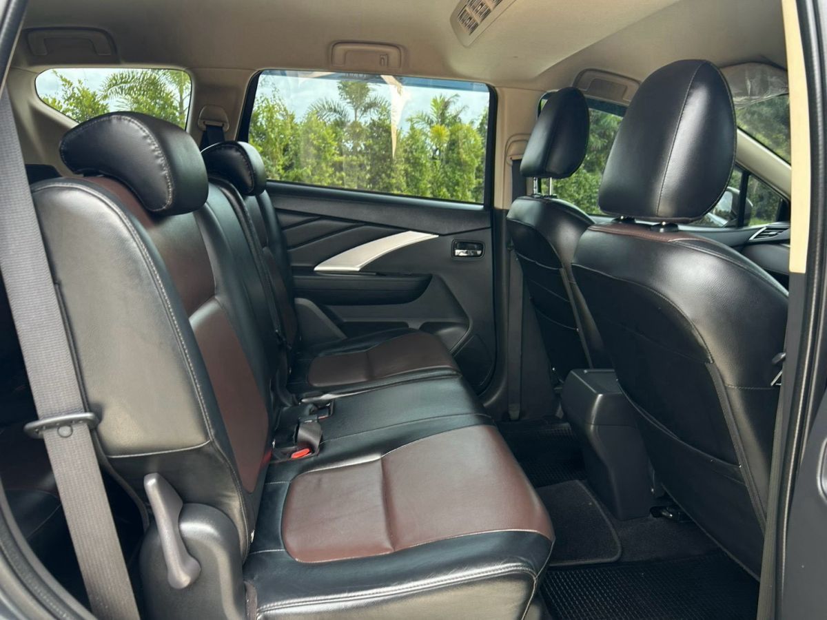 Front view of Mitsubishi Xpander Cross 1.5 AT year 2020 grey color used car in Hatyai รูปที่ 18