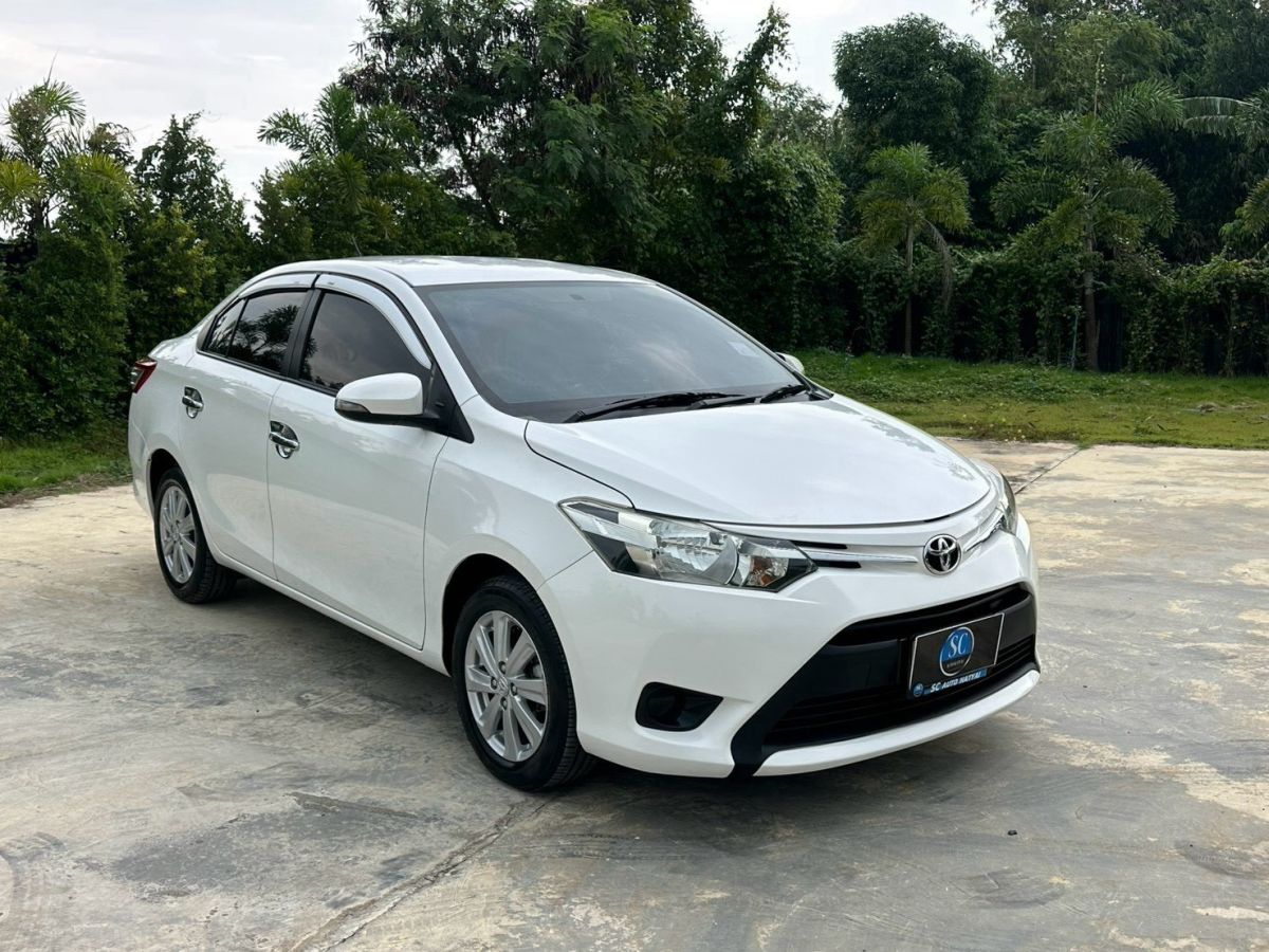 Front view of New Toyota Vios 1.5 E AT year 2017 white color used car in Hatyai รูปที่ 2