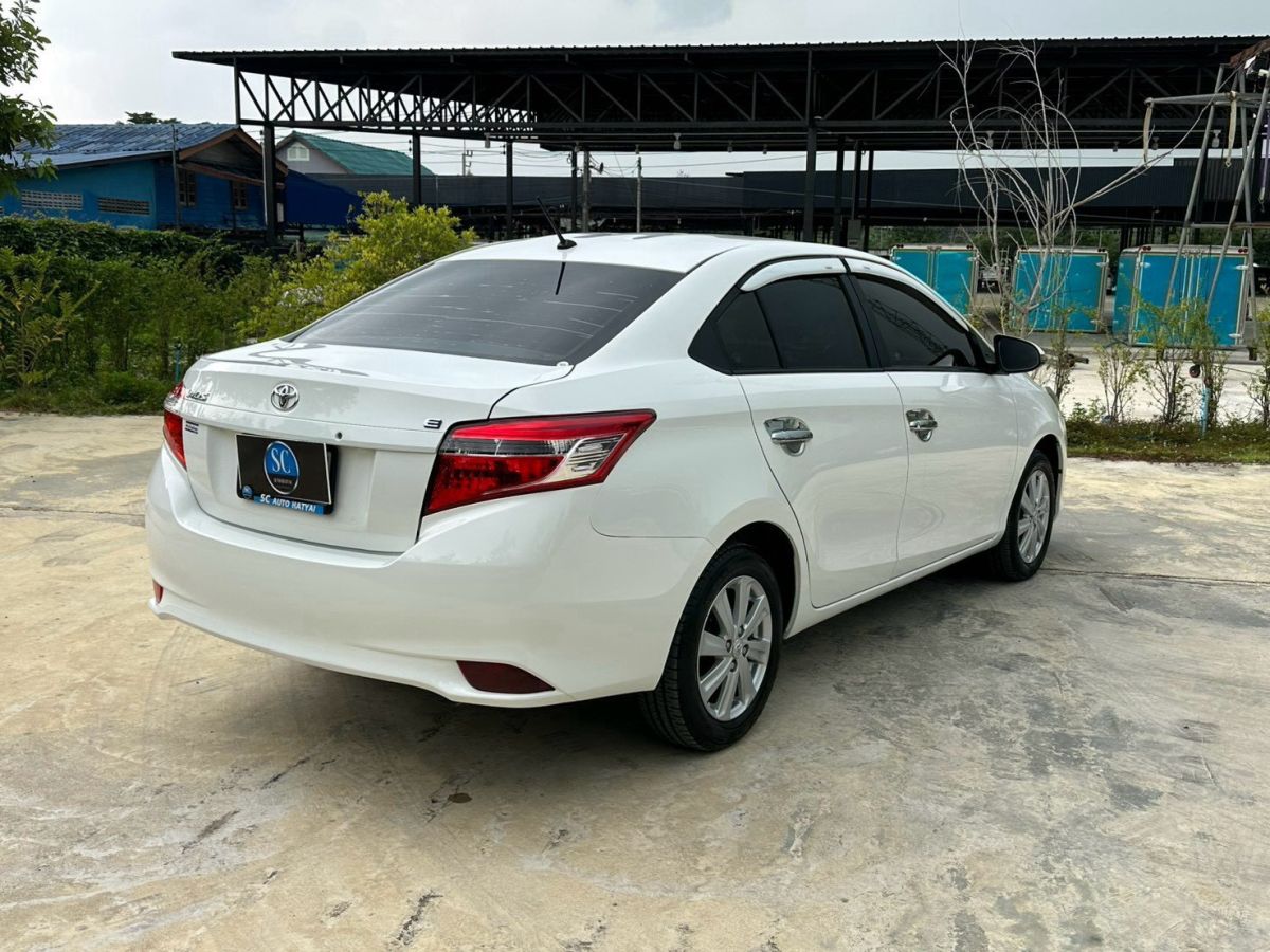Front view of New Toyota Vios 1.5 E AT year 2017 white color used car in Hatyai รูปที่ 6