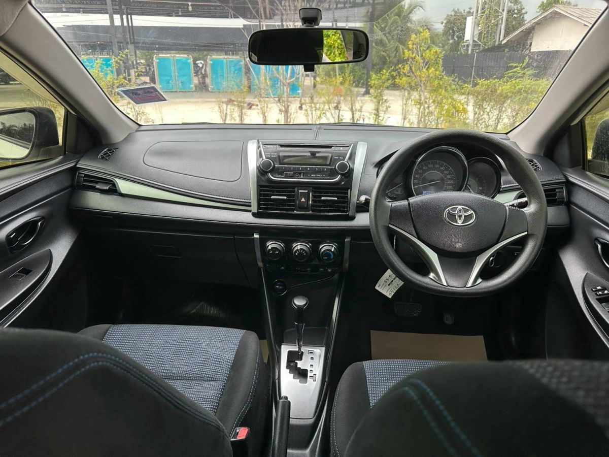 Front view of New Toyota Vios 1.5 E AT year 2017 white color used car in Hatyai รูปที่ 15