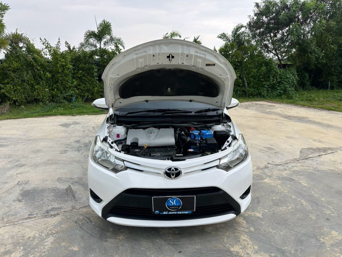 Front view of New Toyota Vios 1.5 E AT year 2017 white color used car in Hatyai รูปที่ 20