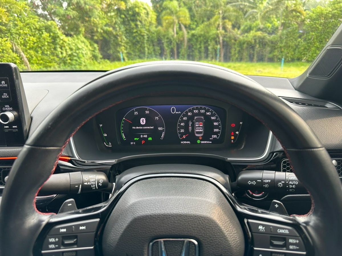 Front view of Honda Civic FE 1.5 Turbo RS year 2022 white color used car in Hatyai รูปที่ 14