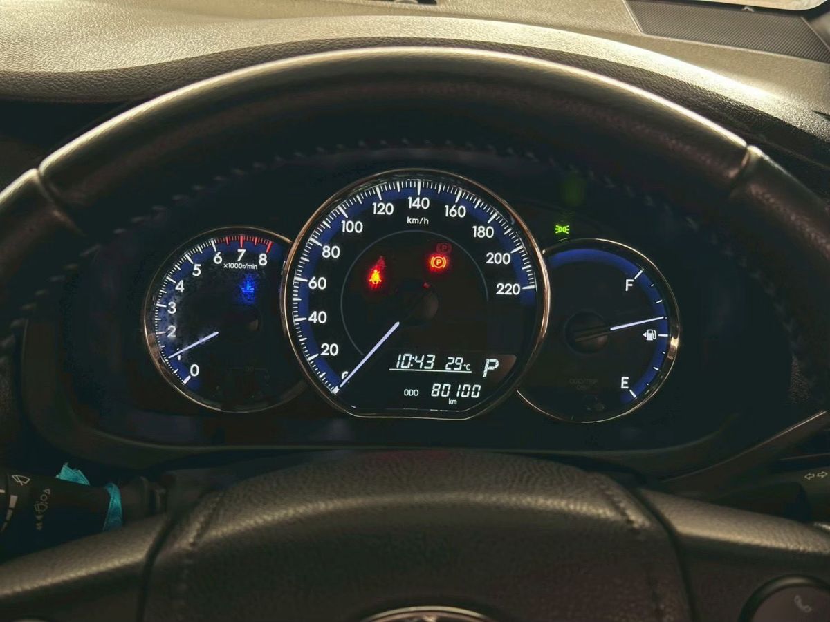 Front view of Toyota Yaris Hatchback 1.2 Sport year 2020 blue color used car in Hatyai รูปที่ 17