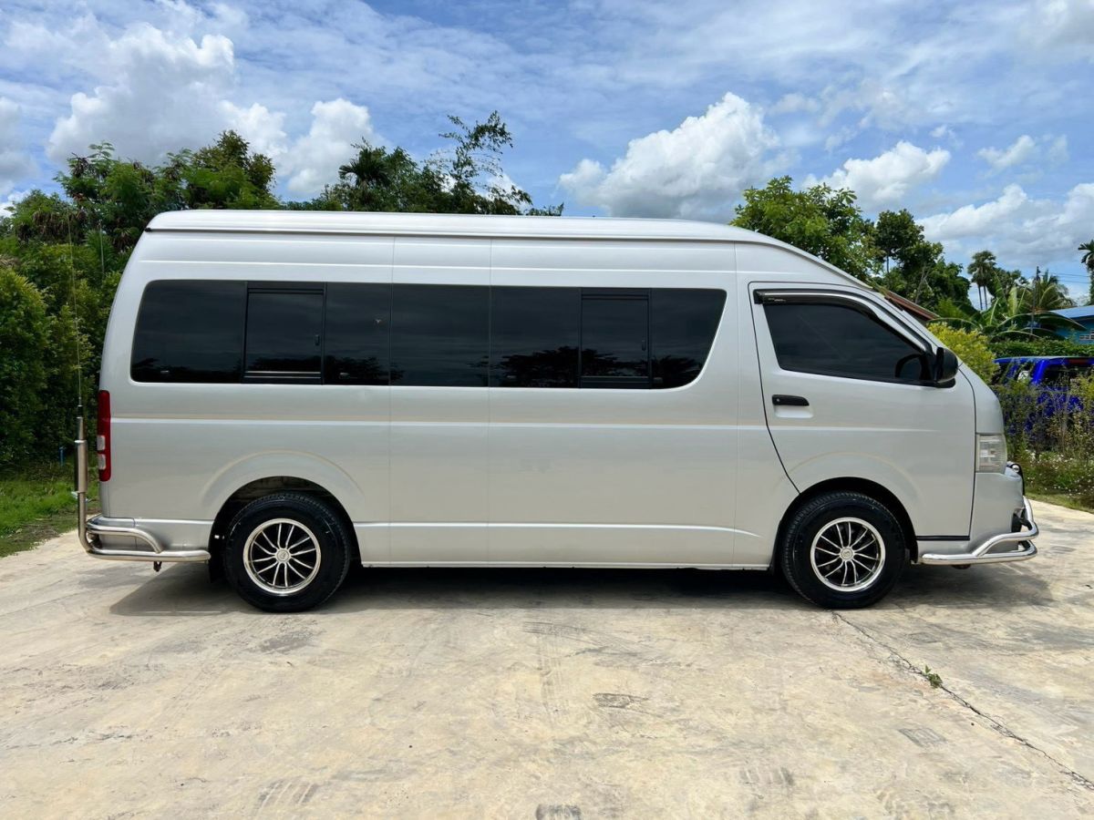 รถตู้โดยสารยอดนิยม Toyota Commuter 2.5 D4D ปี 2013 สีบรอนซ์เงิน ไมล์แท้ 133,649 กม. ราคา 469,000 บาท รถมือสองหาดใหญ่สภาพสวยพร้อมใช้งาน รูปที่ 8
