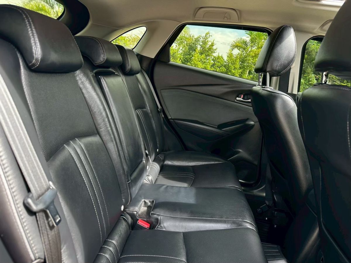 Front view of Mazda CX-3 2.0 Comfort year 2023 grey color used car in Hatyai รูปที่ 12