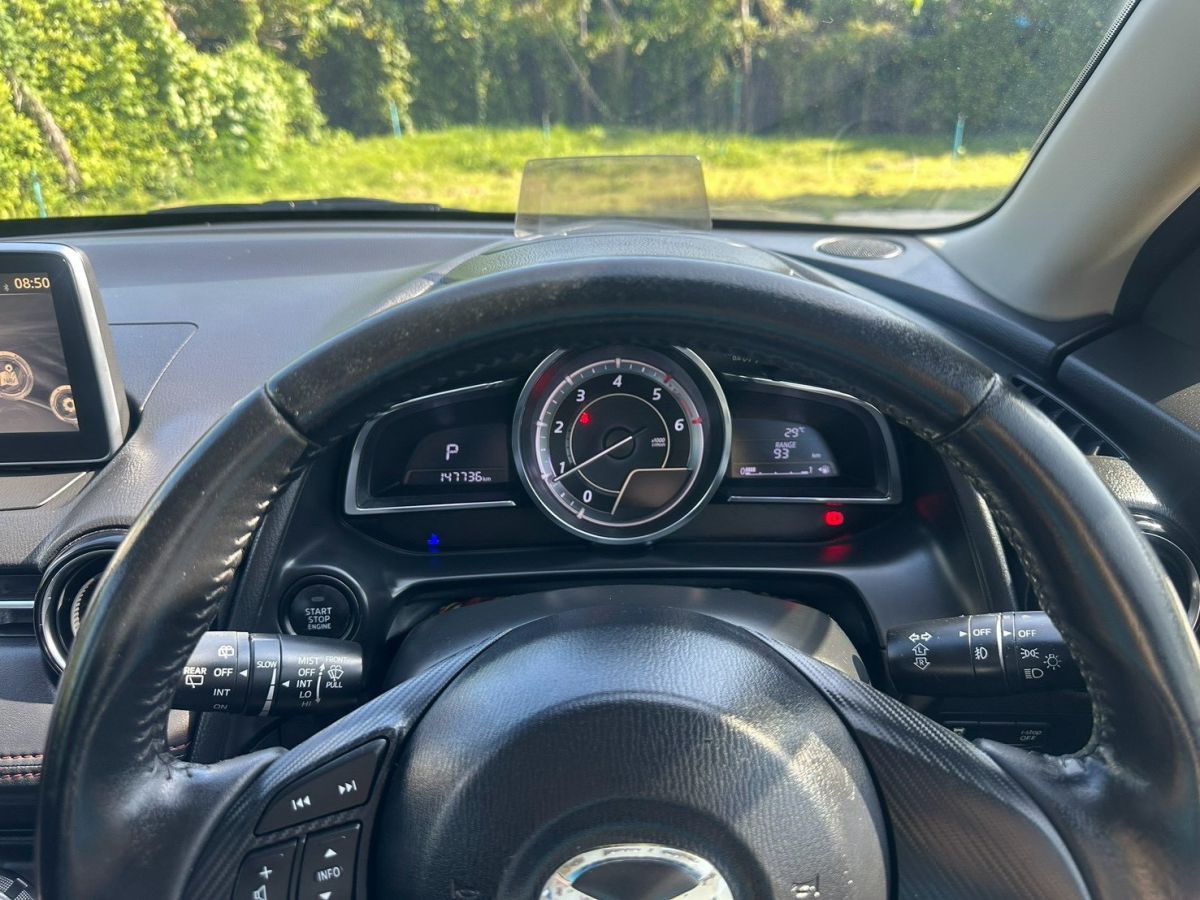 Front view of Mazda 2 Hatchback 1.5 XD Sports year 2015 black color used car in Hatyai รูปที่ 10