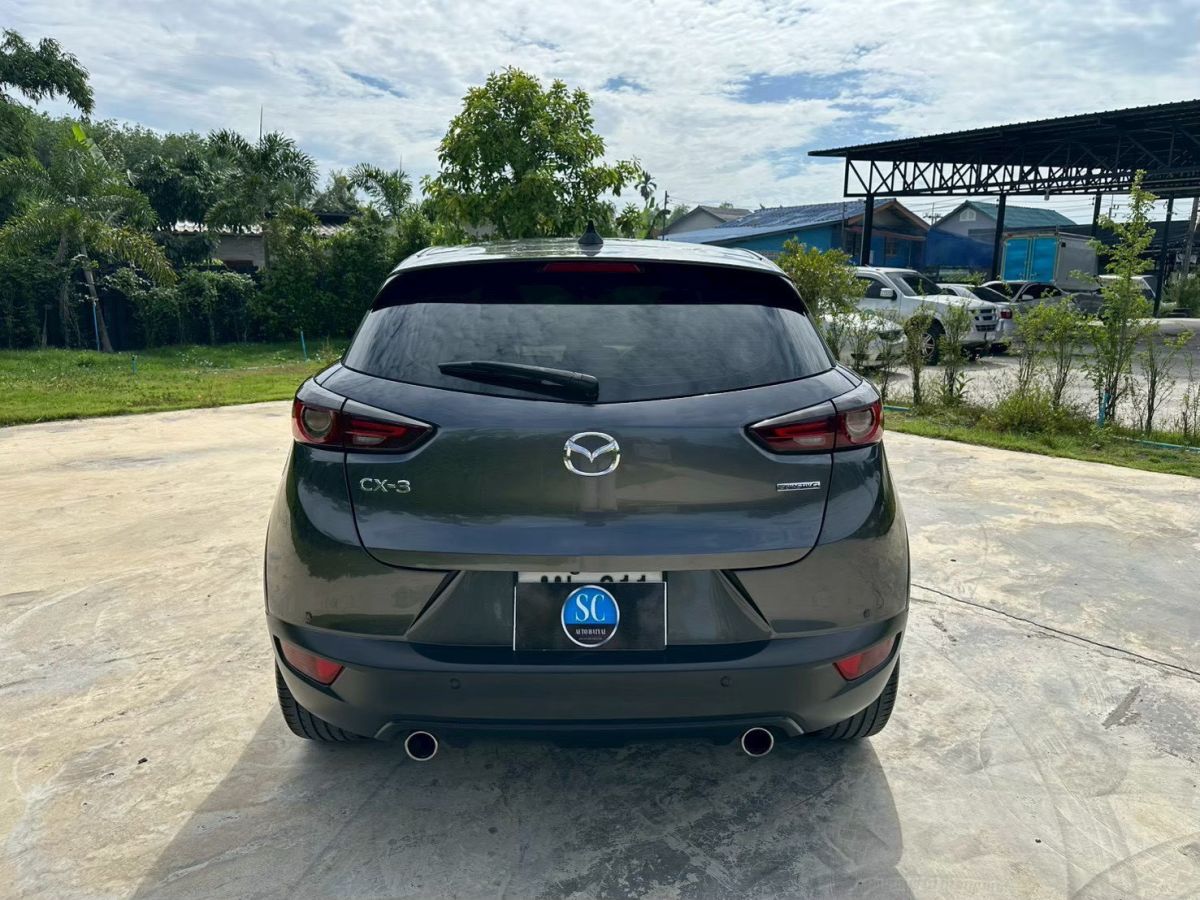 Front view of Mazda CX-3 2.0 Comfort year 2023 grey color used car in Hatyai รูปที่ 7